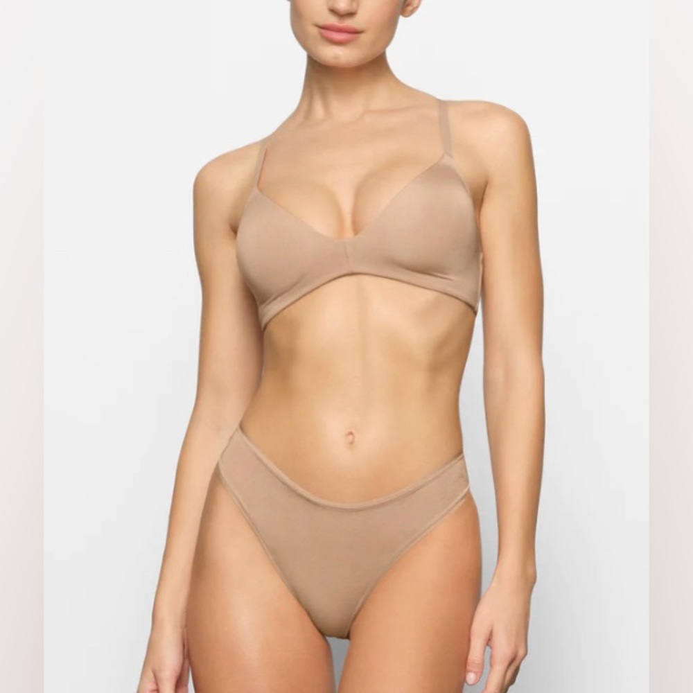 SKIMS Wireless Bra 34C